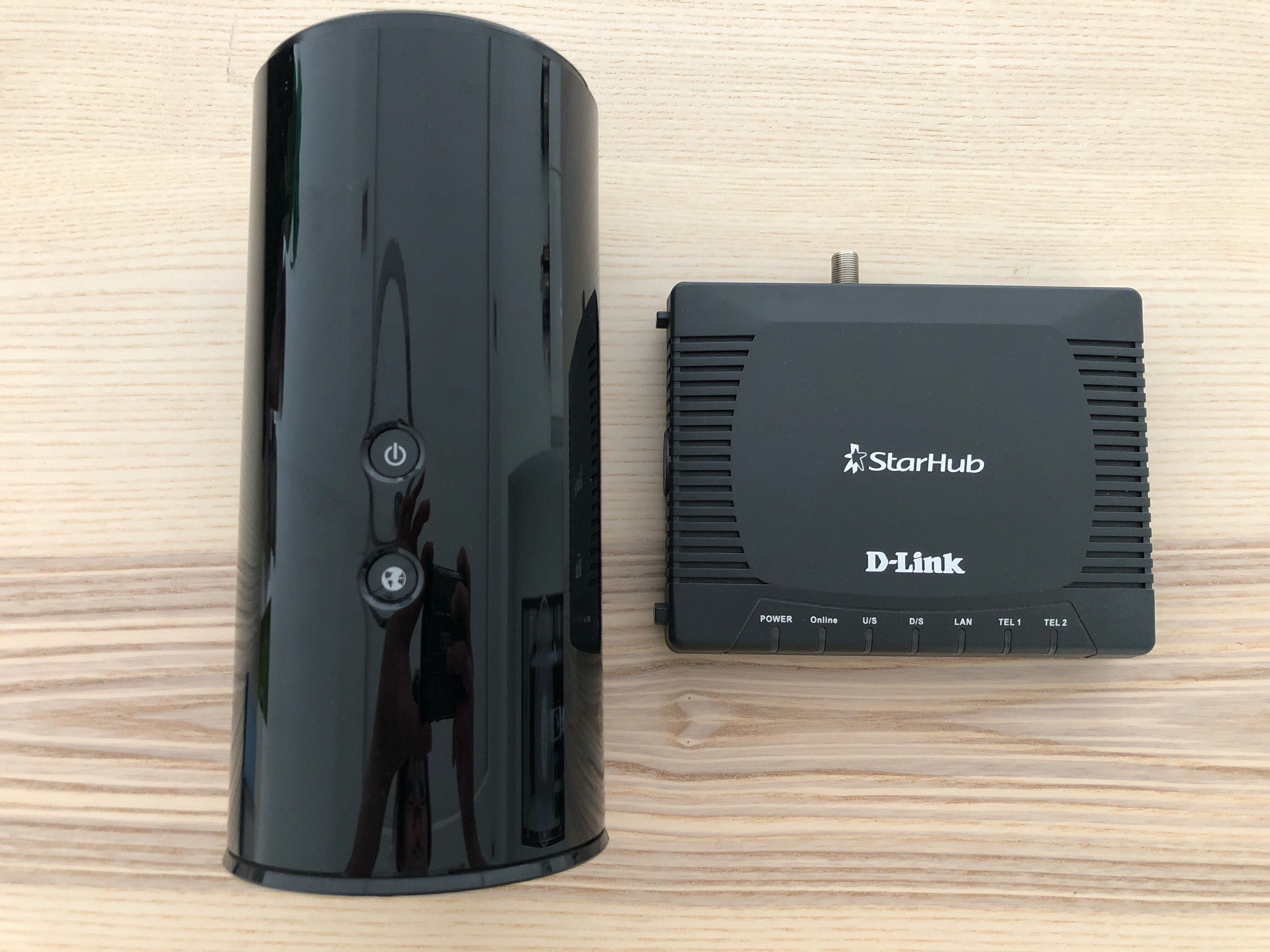 StarHub DLink modem and router, Computers & Tech, Parts & Accessories
