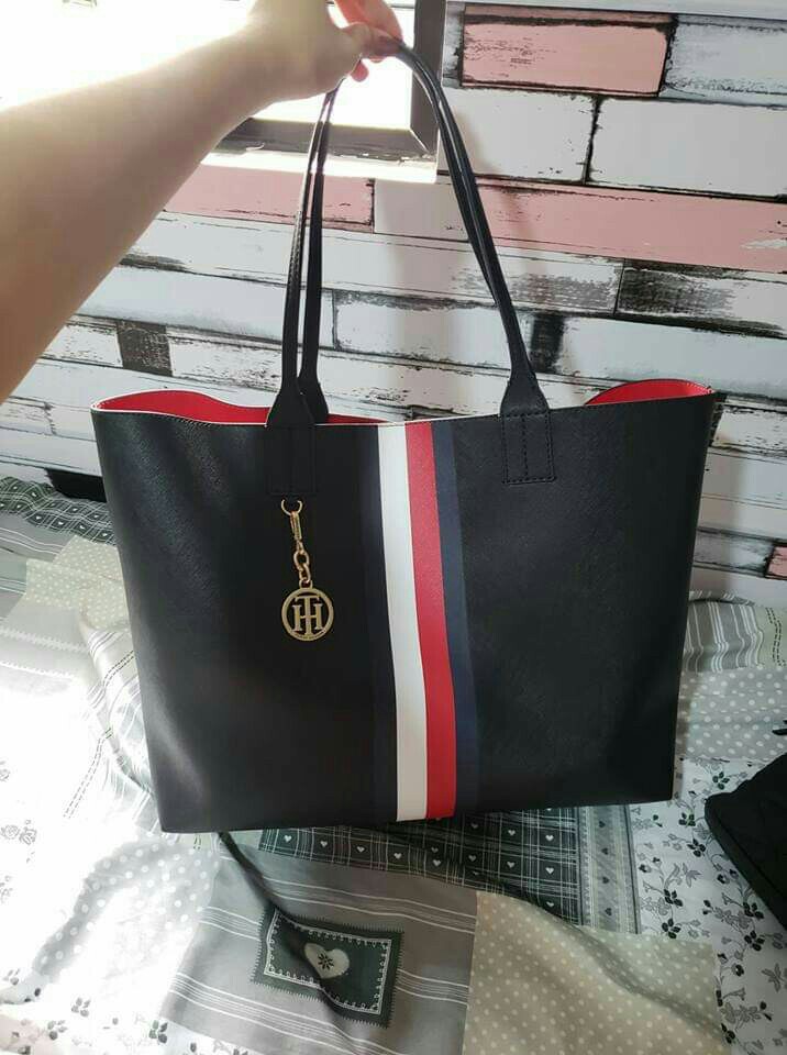 tommy hilfiger reversible tote