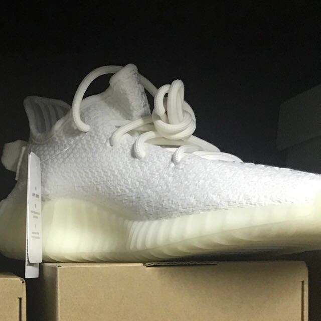 white women's yeezy sneakers