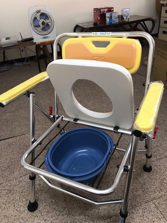 杏一醫療全新便盆椅 馬桶椅 洗澡椅 居家生活 其他居家生活在旋轉拍賣