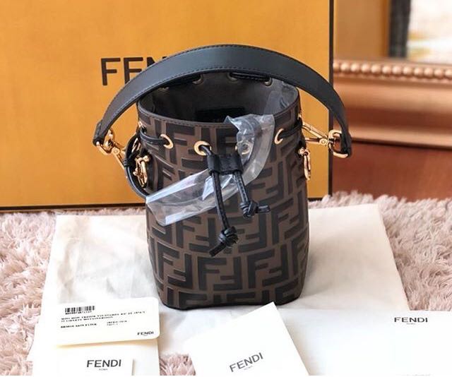fendi mon tresor logo
