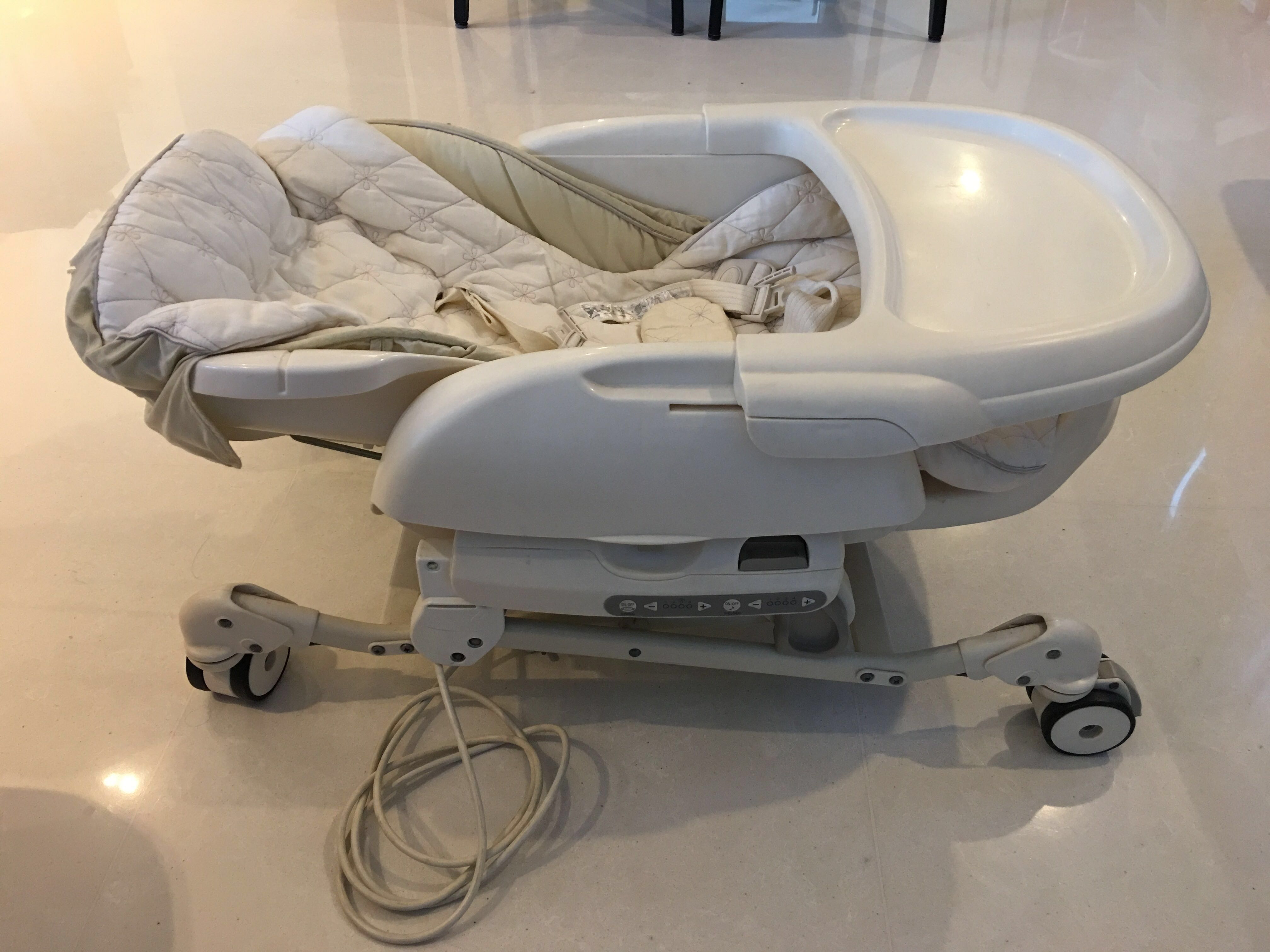 combi auto swing high chair