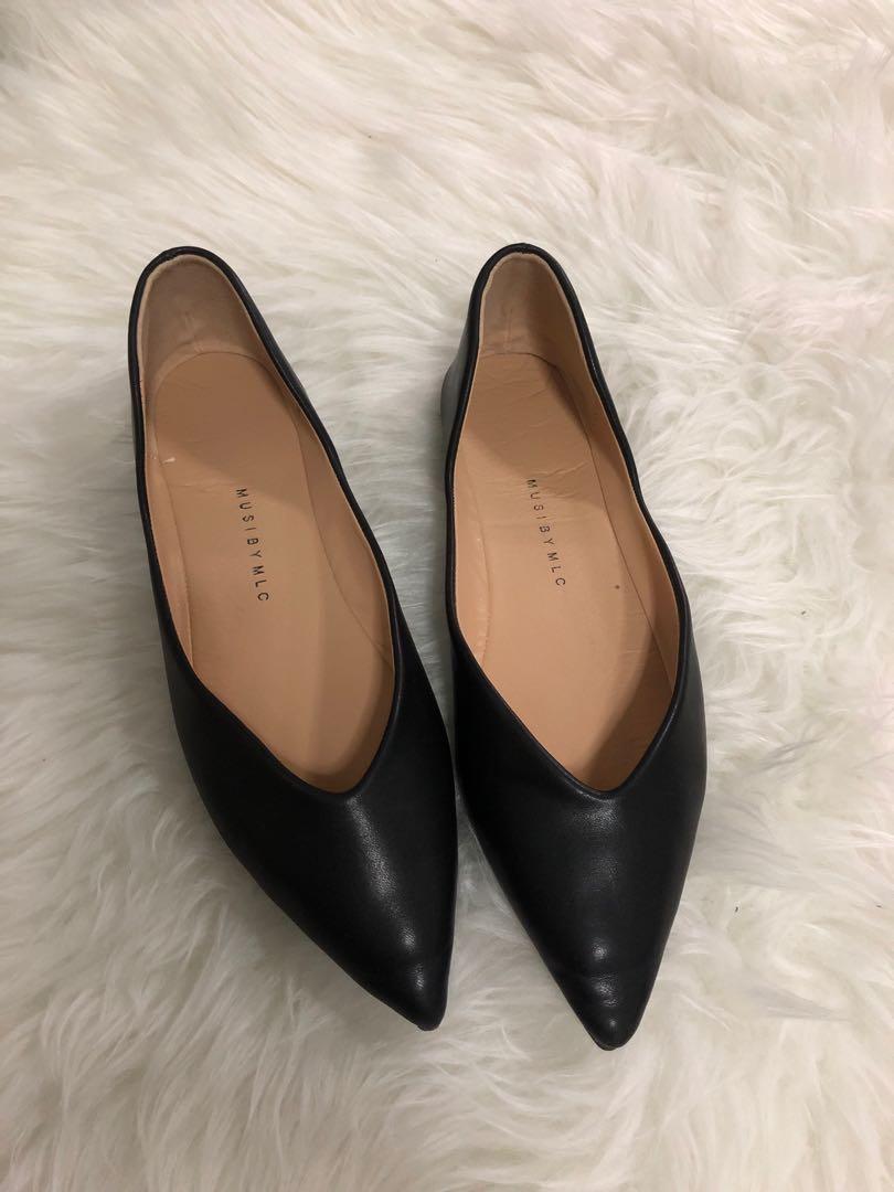 pointed flats