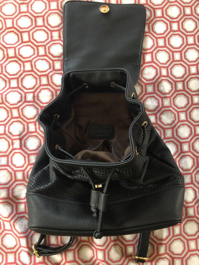 Carlton hotsell london backpack