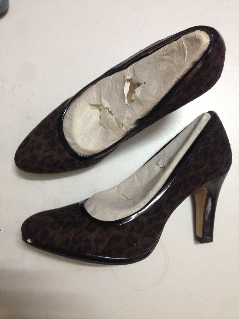 Clarks softwear high heeled shoes 