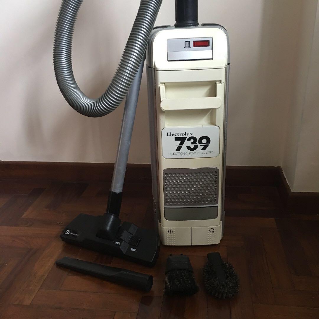 Electrolux 739 Vacuum Cleaner Vintage Model, TV & Home Appliances