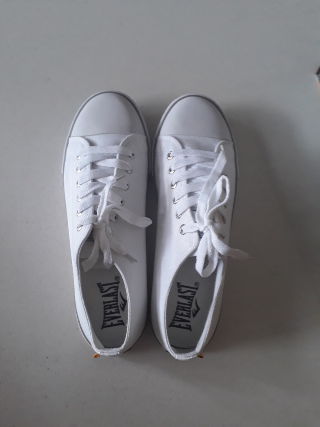 Everlast White Canvas Shoes (Grey 