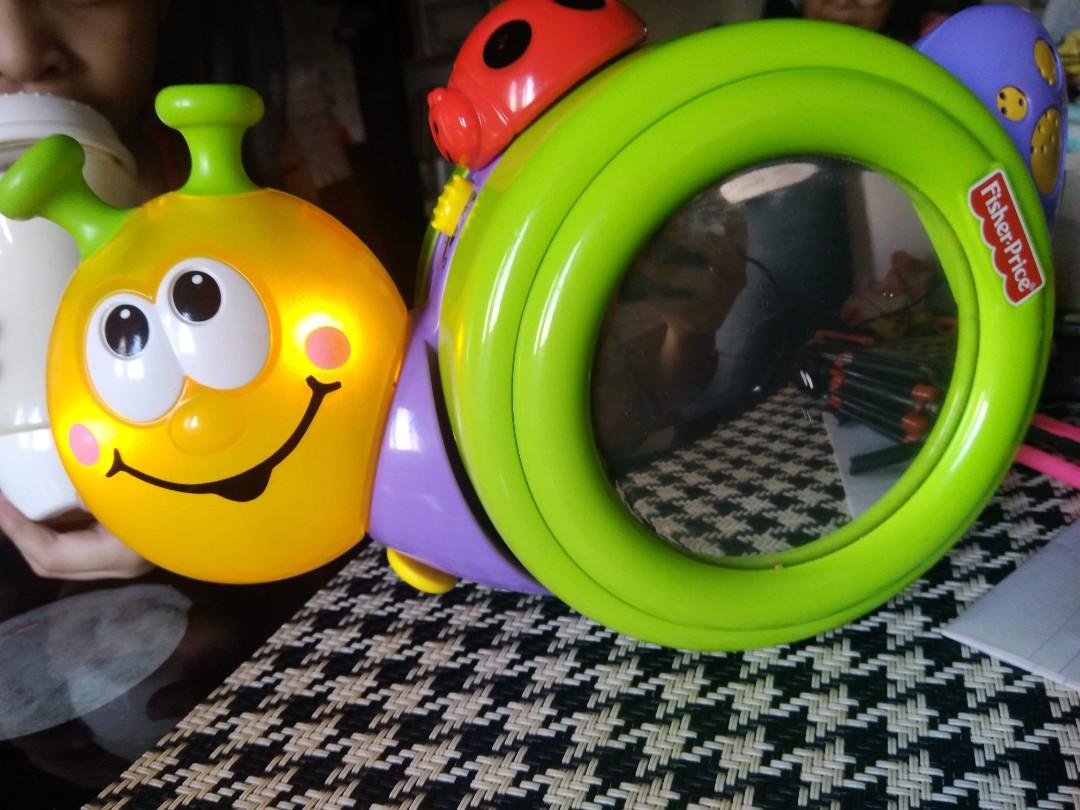Fisher price Snail toy (Category: Infant Playtime) located in Manila. Submitted by myxstyle27 (Listing ID 201530795, Image 3). Description: Features & details Three play modes include tummy time, sit & play and crawl-along Rockin’, light-up, musical fun Switch on & tap head to activate Music, sounds & a light up face stimulate baby’s senses Encourages self-discovery.