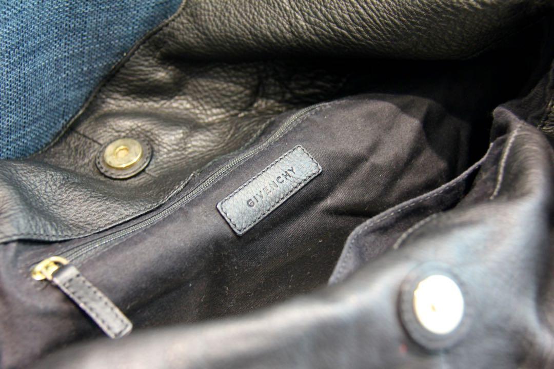 GIVENCHY （分類：手袋及銀包）位於 Hong Kong。 由 kevin998 提交（商品編號 201519632，圖片 3）。簡介： - Leopard print leather large tote shoulder bag - - 100% Authentic , used (90% new)with dust bag -。