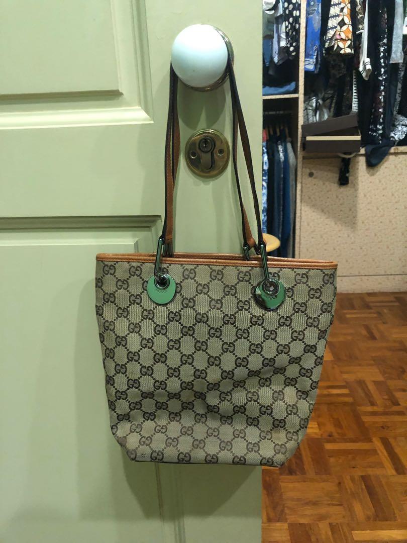 Gucci bag (Category: Shoulder Bags) located in Singapore. Submitted by themilkshakes (Listing ID 201484116, Image 1). Description: .
