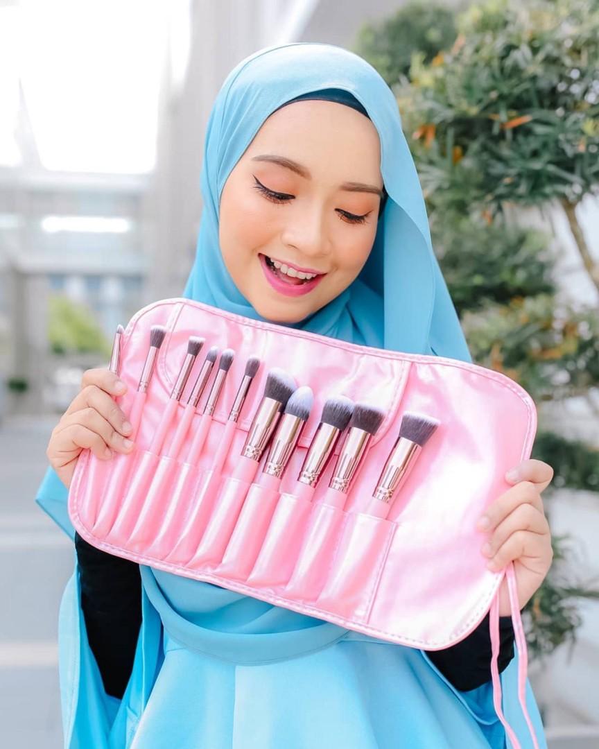 Kabuki Brush Set with rollup pouch), Women's Fashion, Jewelry