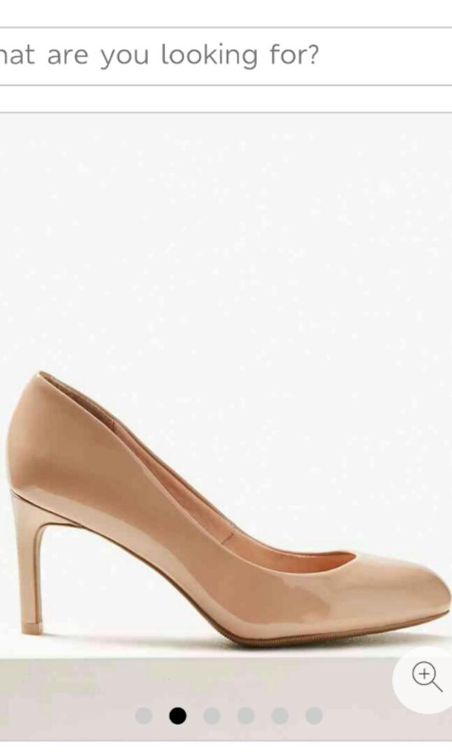 Almond toe clearance court shoes
