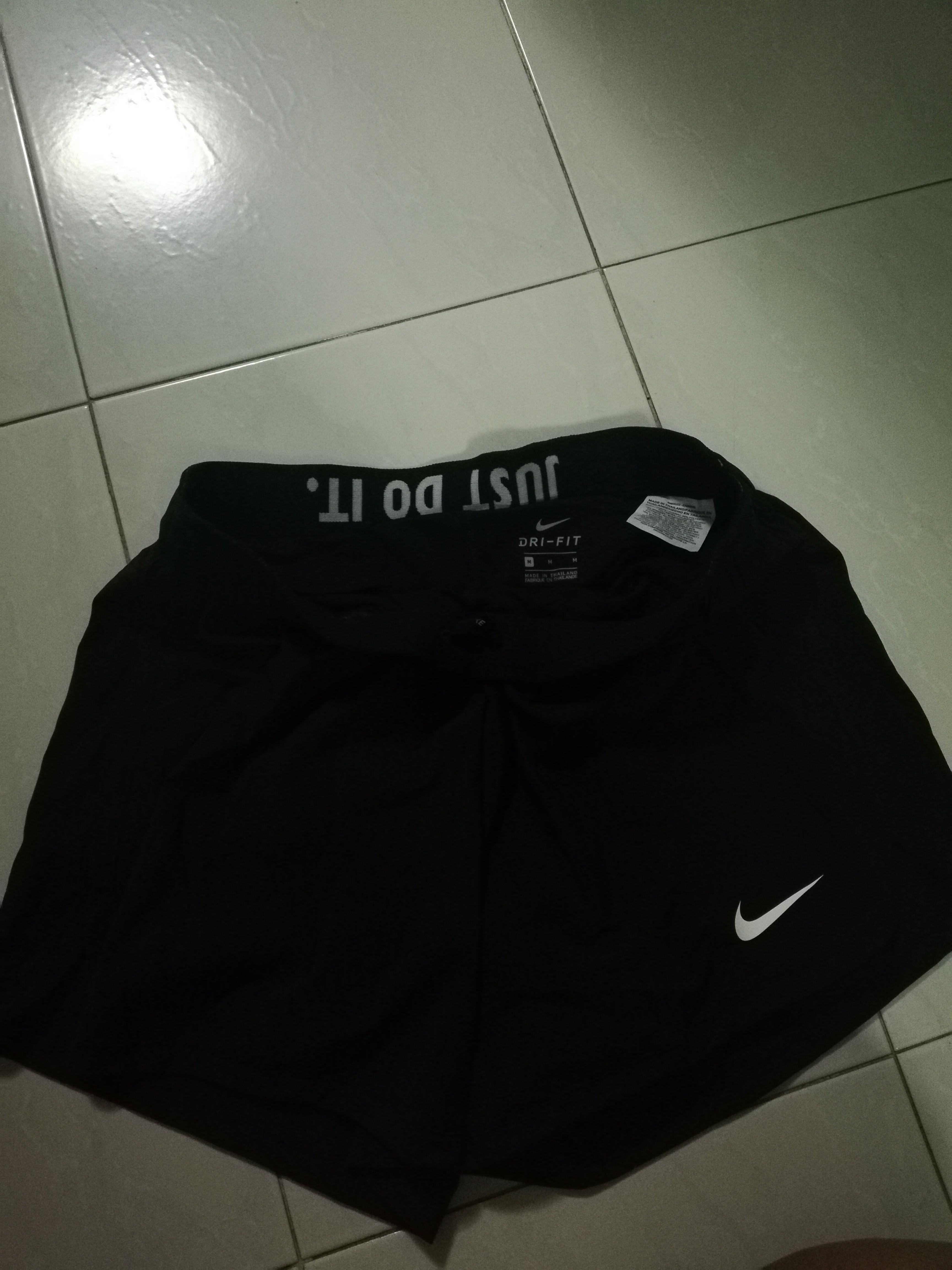 nike shorts with inner tights