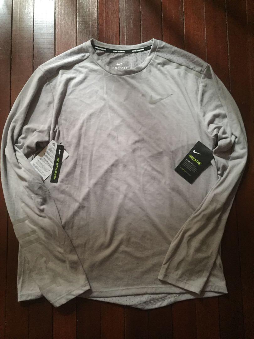 Nike tailwind long online sleeve