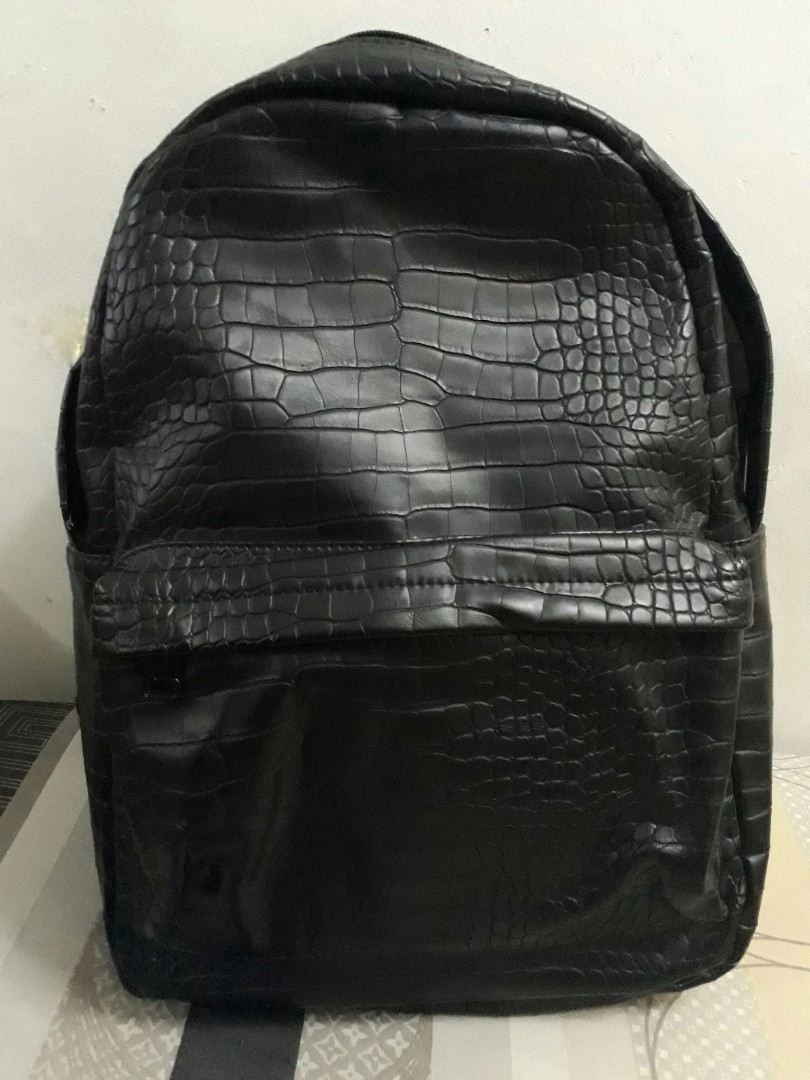 pull and bear leather backpack