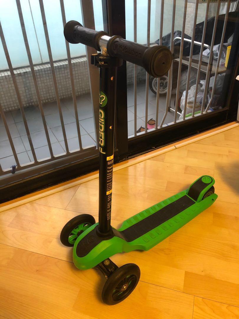 YGlider XL GREEN COLOR scooter, 興趣及遊戲, 旅行, 旅遊 旅行必需品及用品 Carousell
