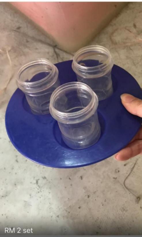 Salt container (Category: Pitchers & Dispensers) located in Seri Kembangan. Submitted by mizzlia (Listing ID 201615147, Image 1). Description: Rm2 per set Self pick up at cheras Serious buyer only.