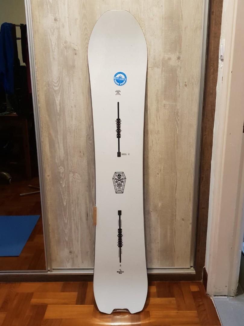 Brand New Burton 19 Skeleton Key Snowboard 158cm Sports Sports Games Equipment On Carousell