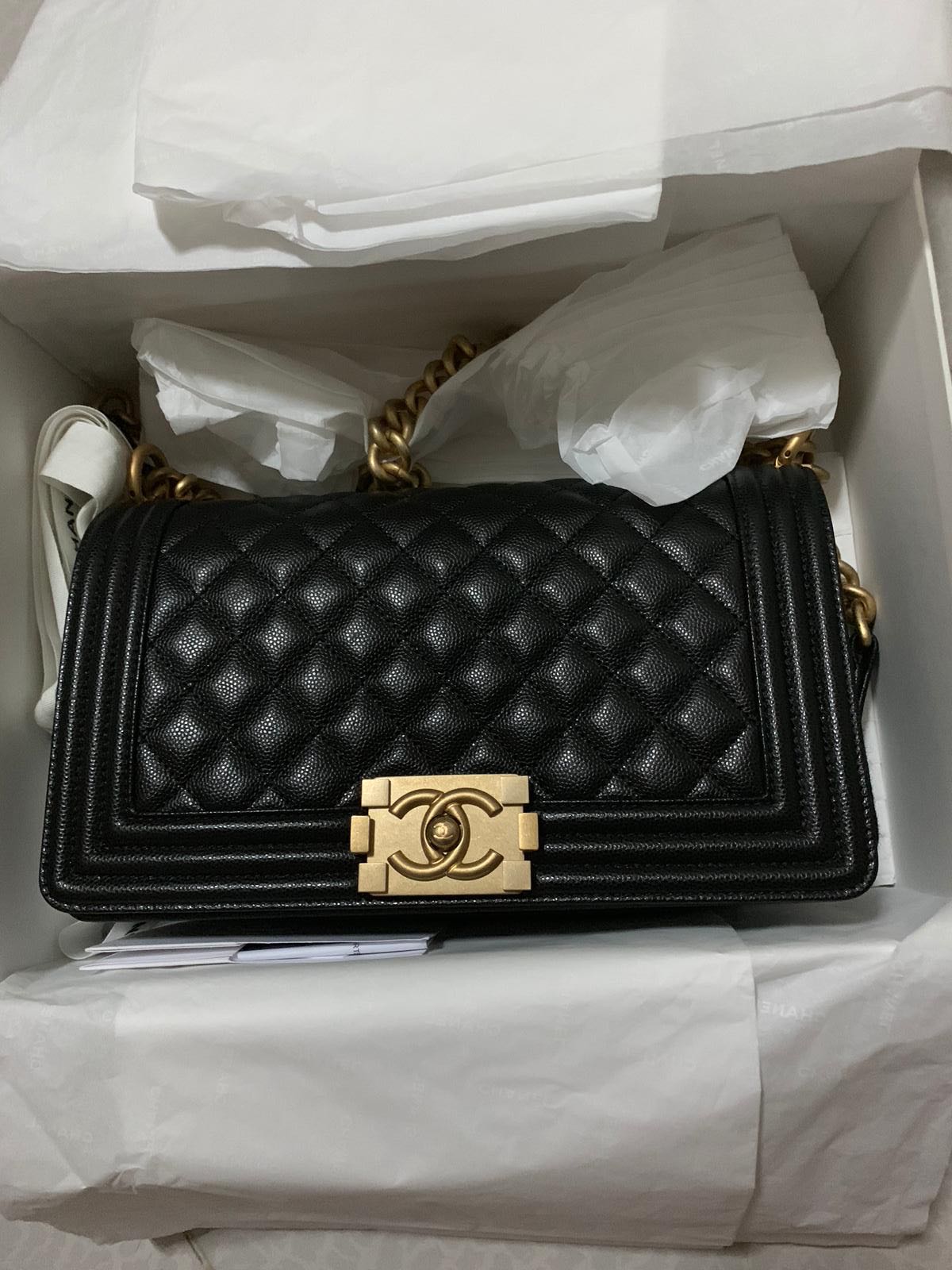 Chanel boy old medium sale caviar