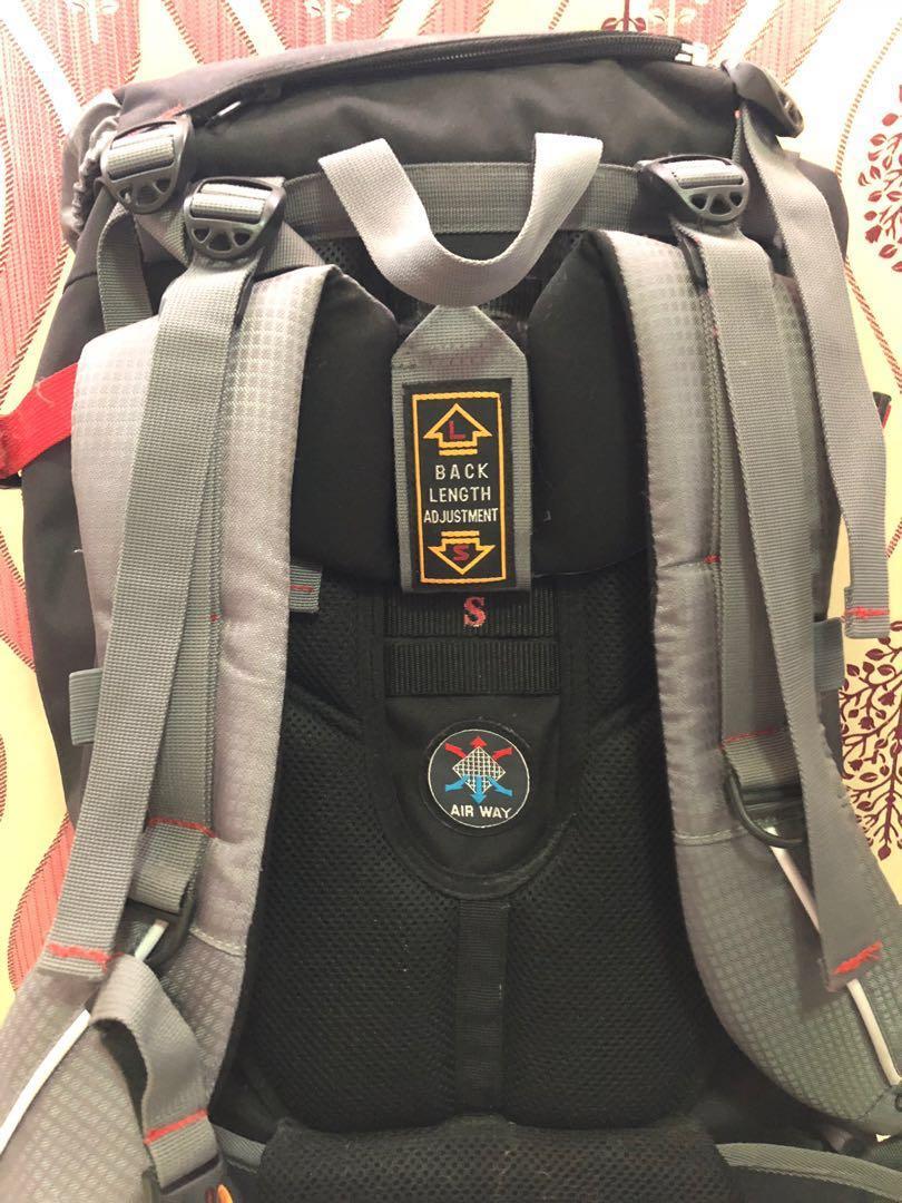 Columbus Denali 60L Backpack used only once Good as New Female Owned