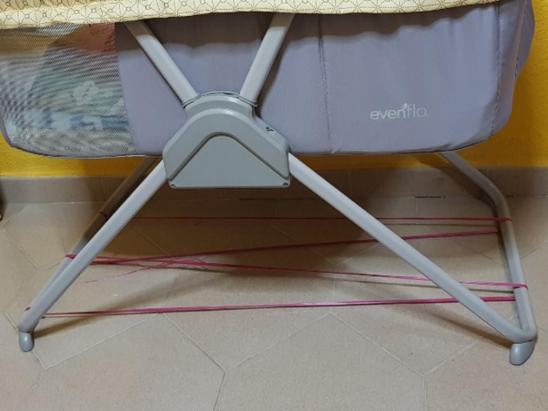 Evenflo villi deals travel bassinet