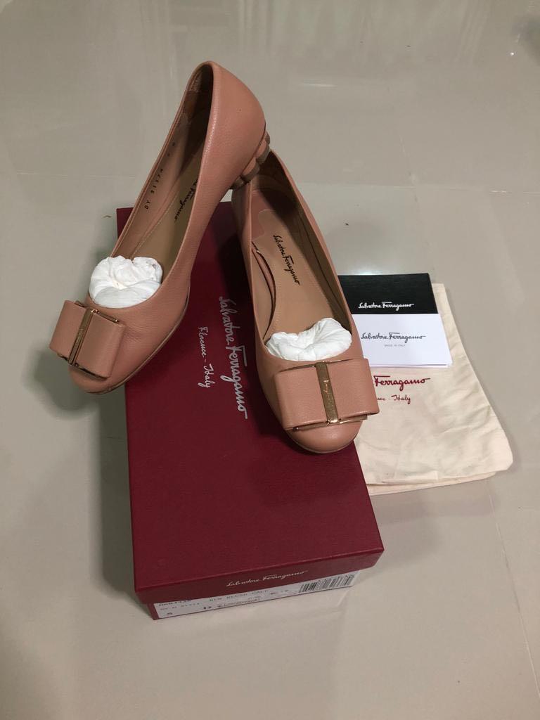 Flower heel pump shoe ferragamo hotsell