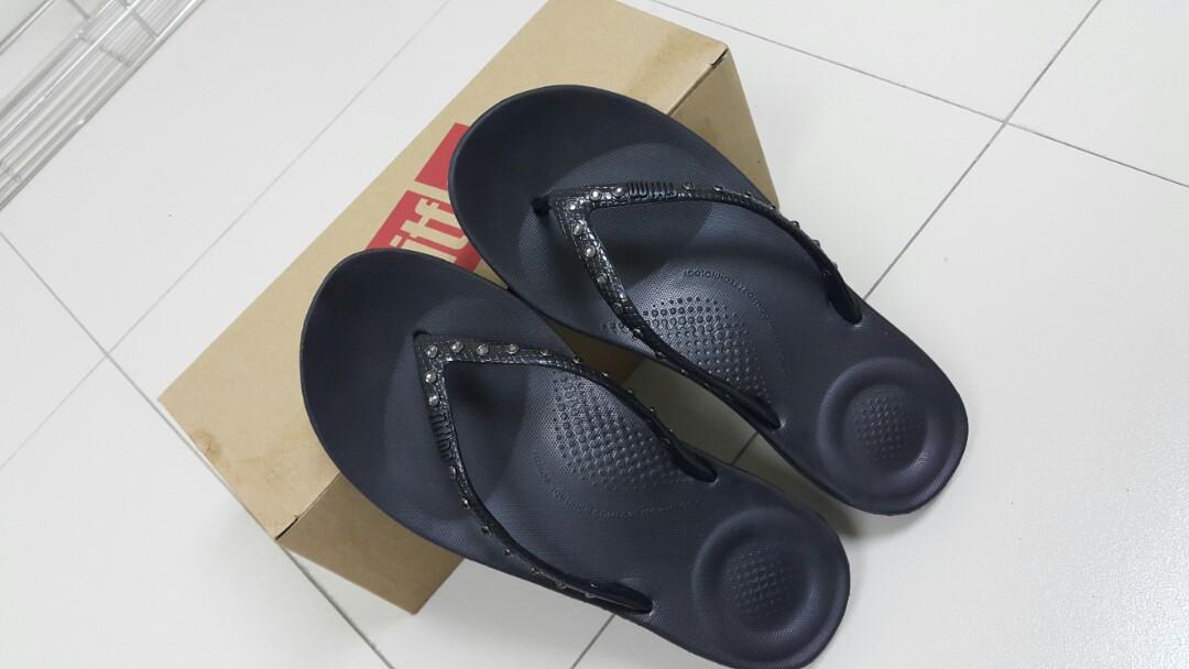 fitflop ergonomic flip flops