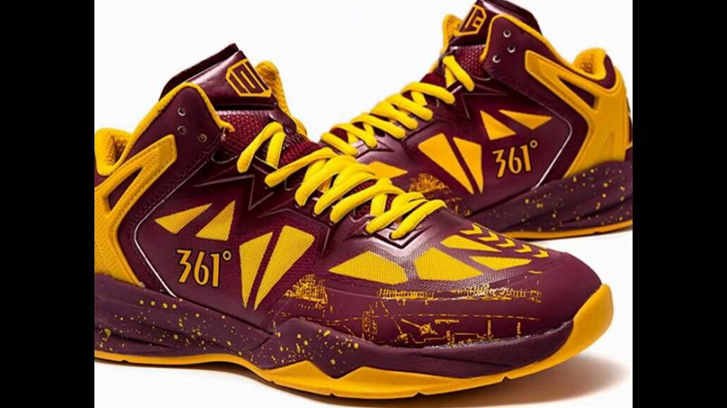 kevin love basketball shoes