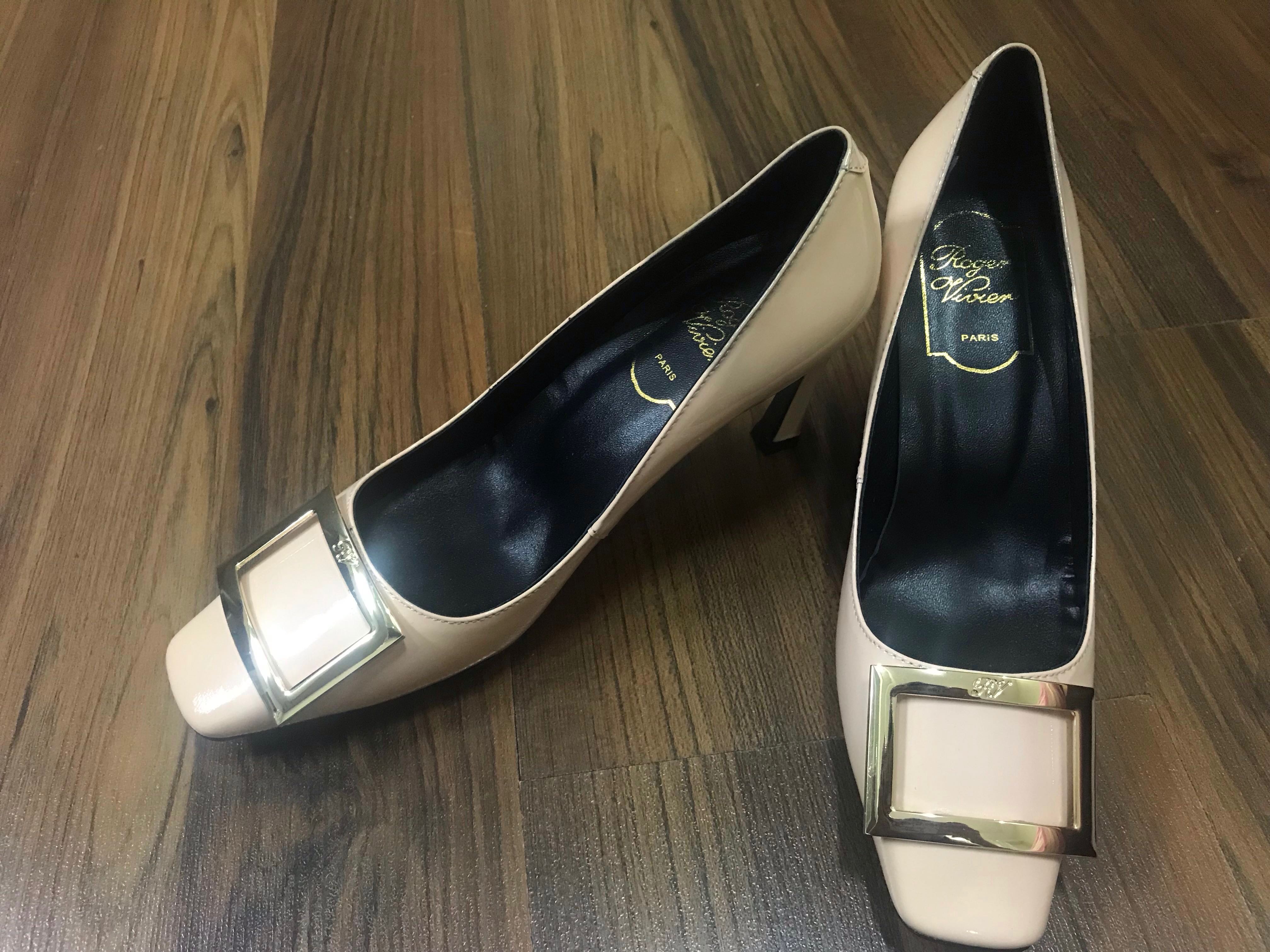 Roger Vivier / RV / Belle Vivier 