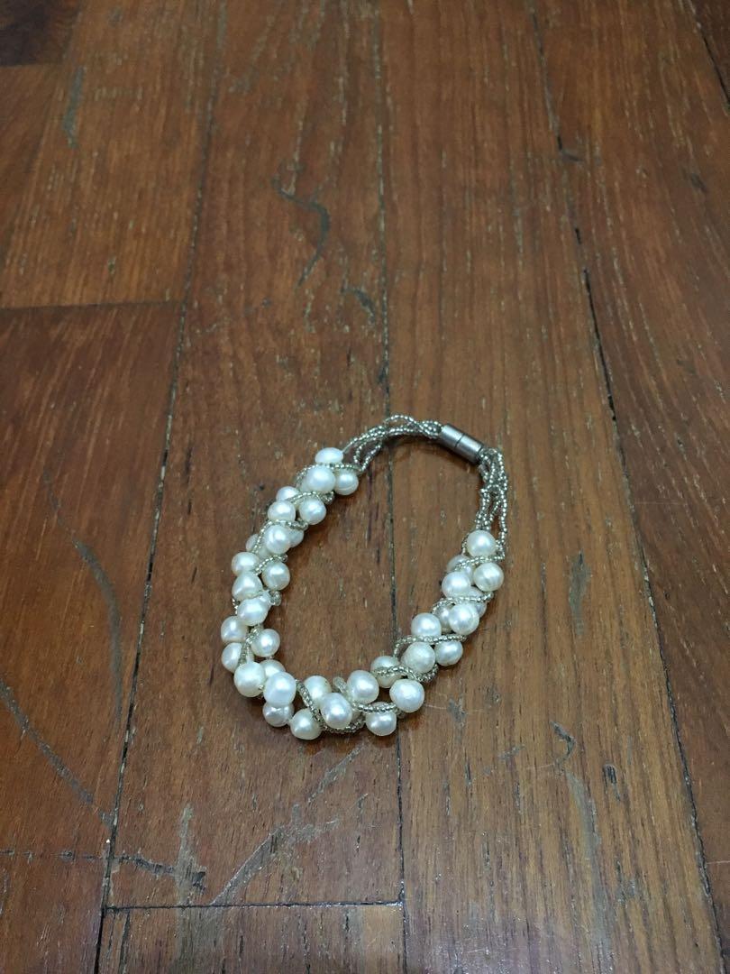 simple pearl bracelet