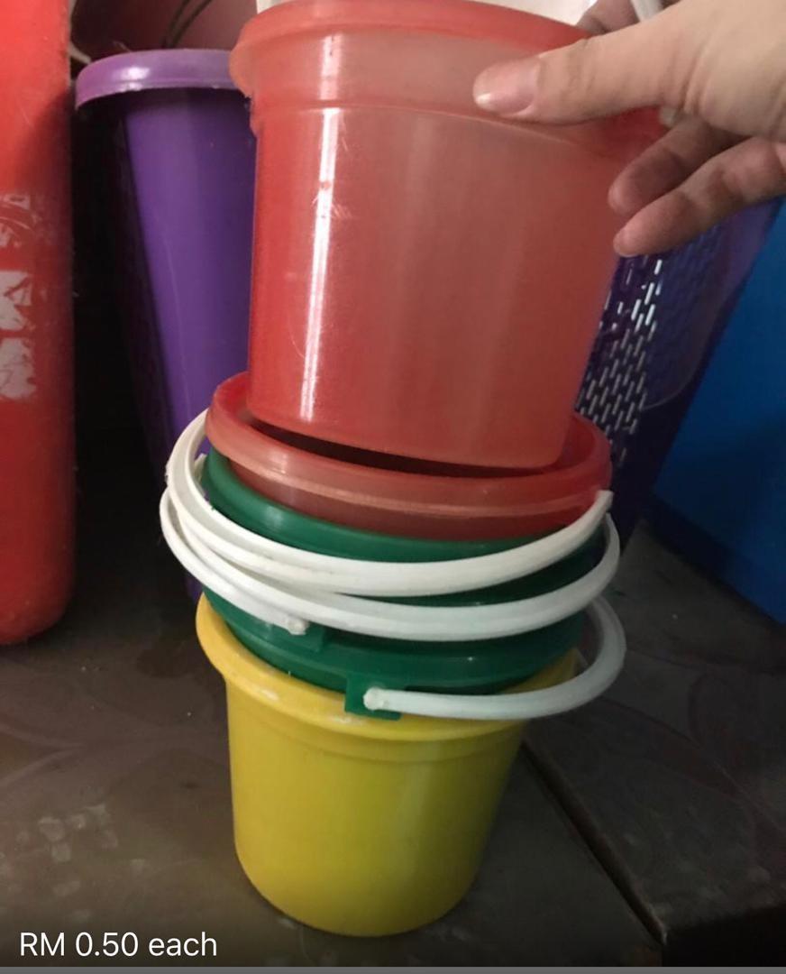 Small plastic bucket (Category: Storage Boxes & Baskets) located in Seri Kembangan. Submitted by mizzlia (Listing ID 201617621, Image 1). Description: Rm0.50 per pcs Self pick up at cheras Serious buyer only.