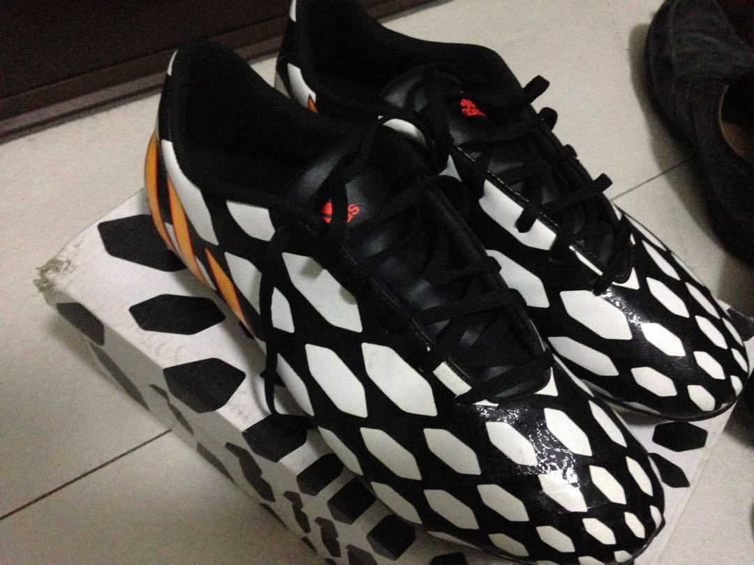 Spike shoes- Adidas predator 2014, Men 