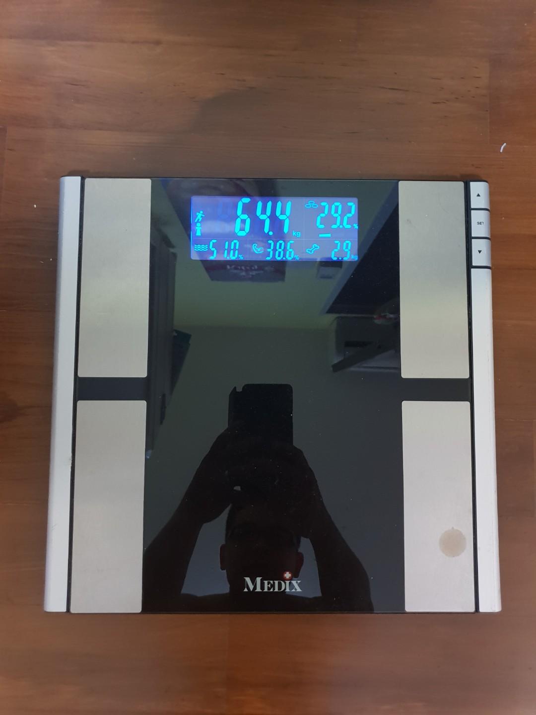 Weighting machine (Category: Everything Else) located in Singapore. Submitted by d3rek123 (Listing ID 201654901, Image 1). Description: Weight machine that is also able to tell u ur muscle mass and water percentage according to ur weight and age...