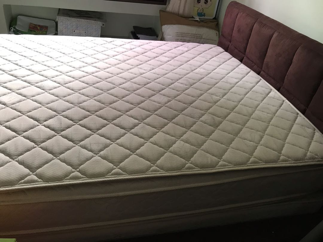 Bedframe Mattress Free Standing Hanger Furniture Beds Photo