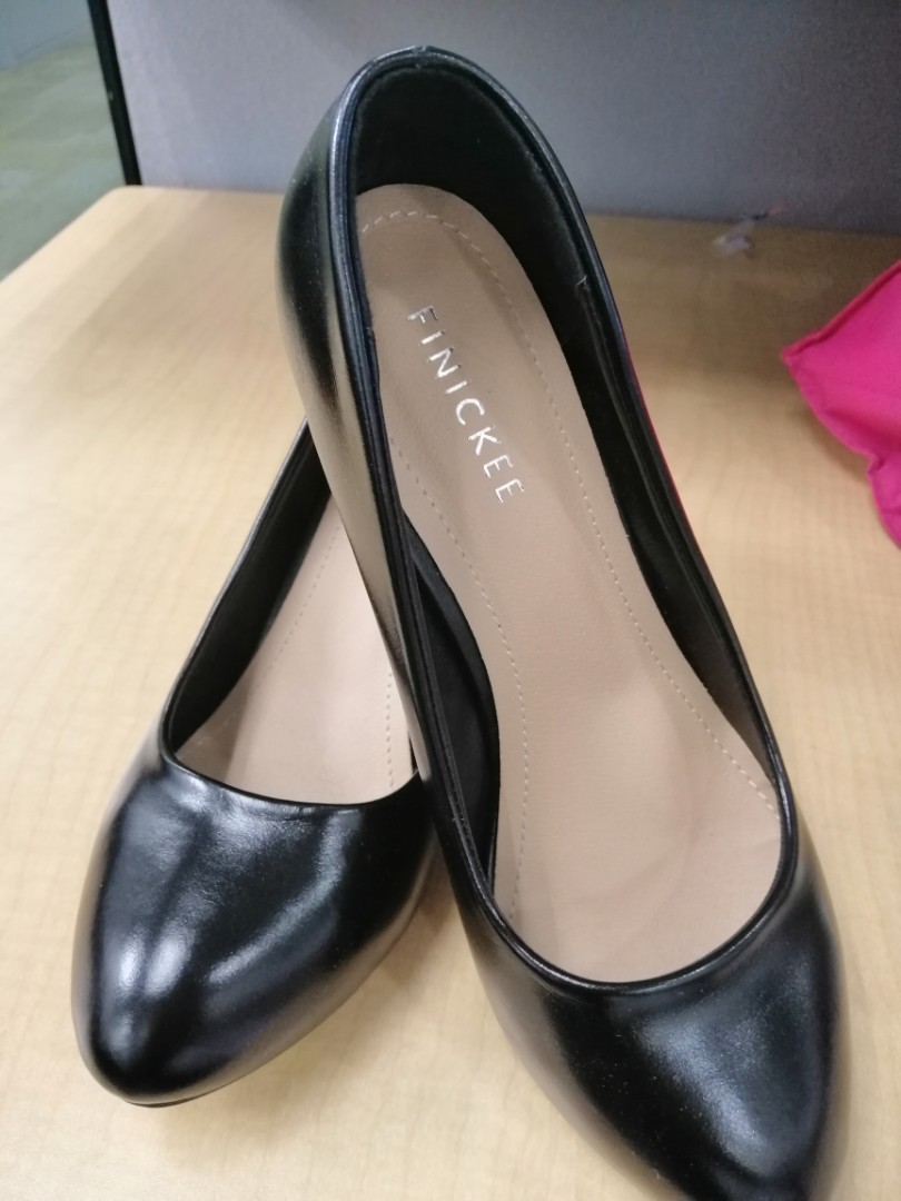 Black Pumps for Sale, Women's Fashion, Footwear, Heels on Carousell