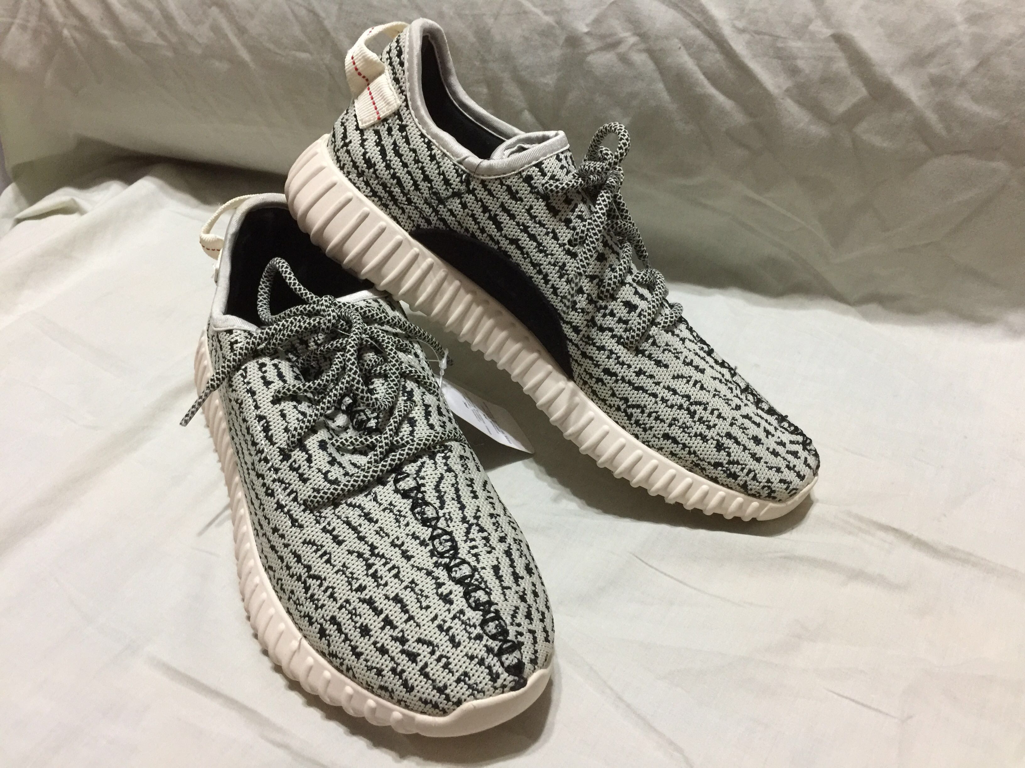 Brand New YEEZY BOOST 350 TURTLE DOVE Men s Fashion