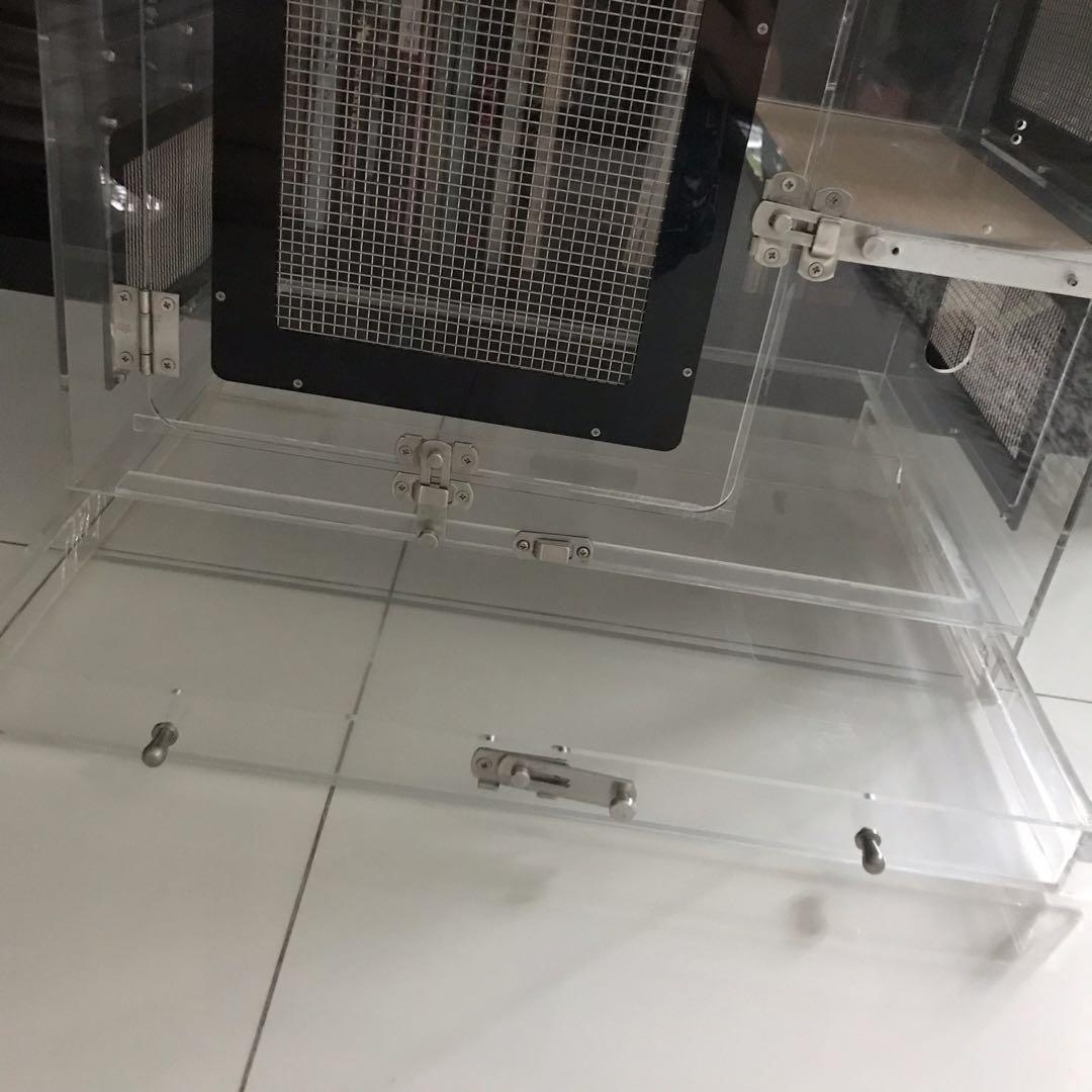Chinchilla Acrylic cage with pull out tray , Pet Supplies, Homes