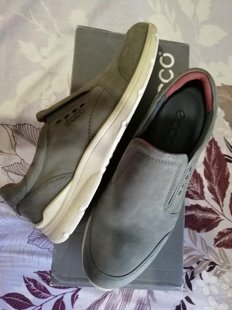 ECCO IRONDALE Slip on, Men's Fashion, Footwear, Sneakers on Carousell