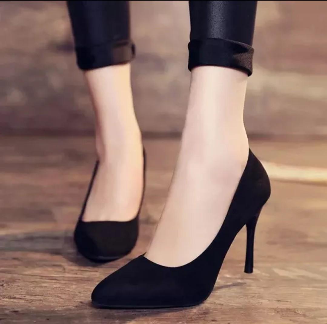 girls in stiletto heels