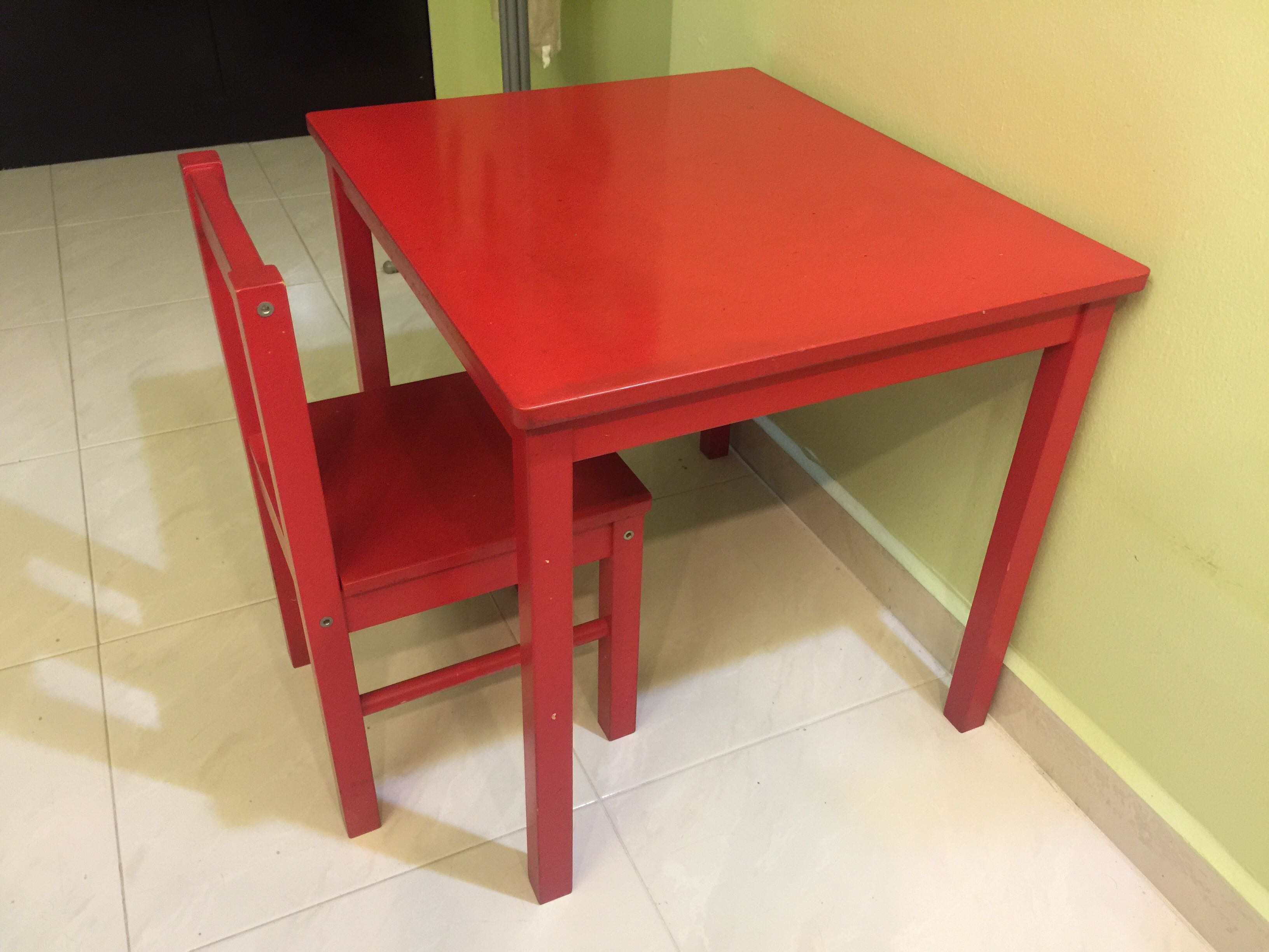 ikea toddlers table and chairs