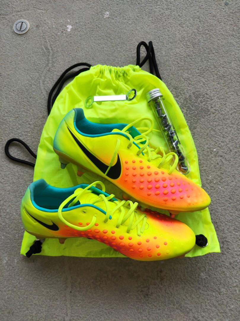 magista studs