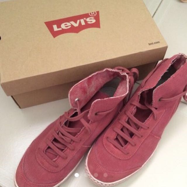 red levi shoes