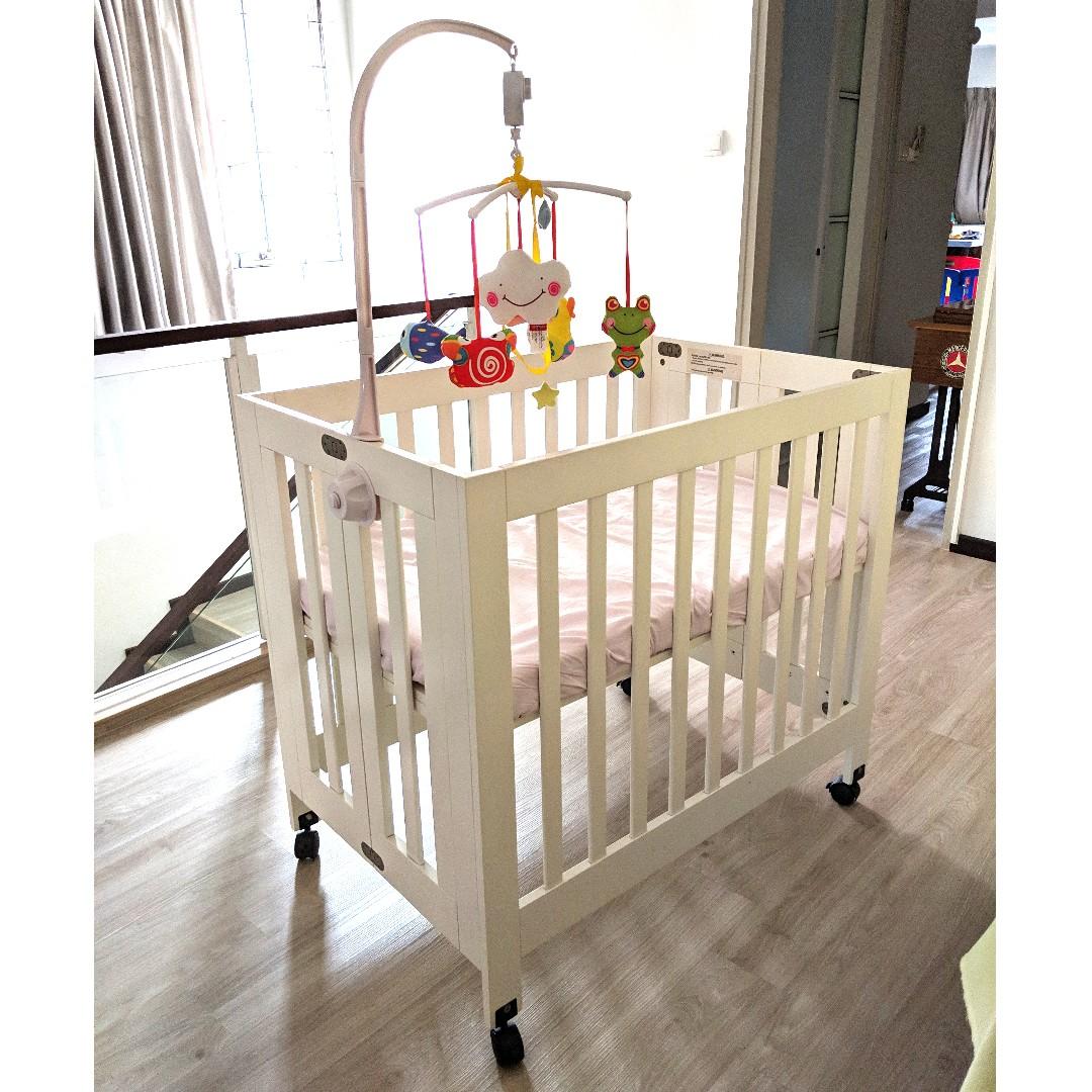 Rollable and Foldable Baby Cot / Crib, Babies & Kids, Baby Nursery