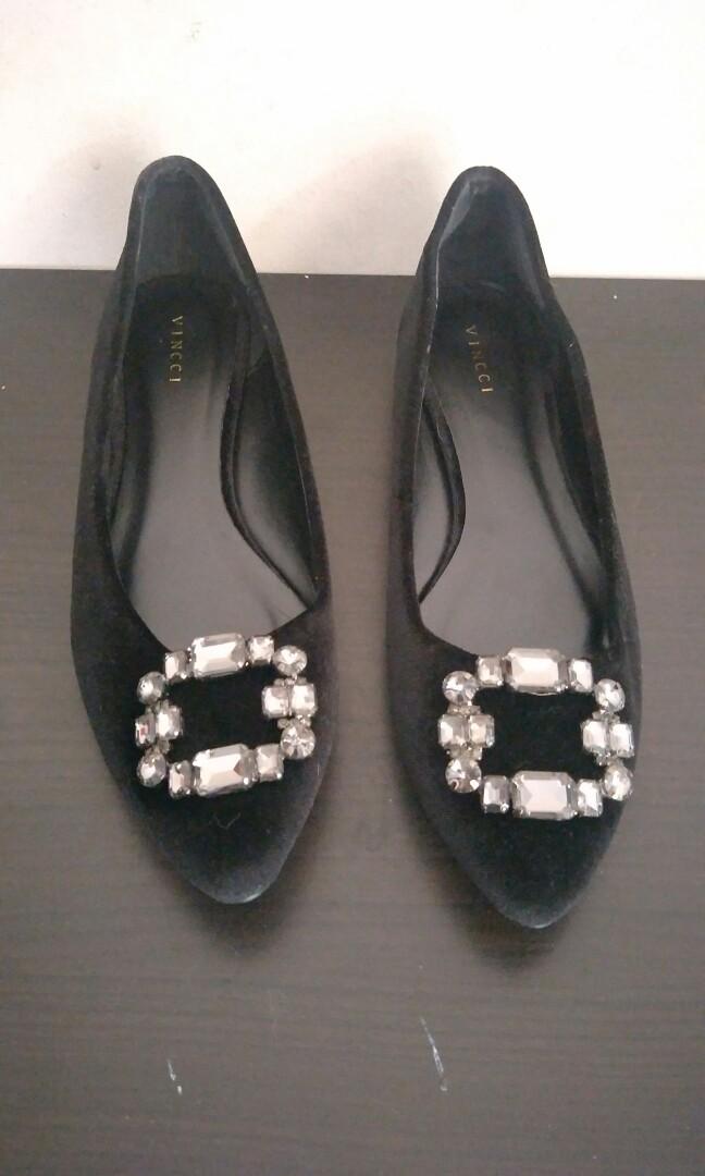 Vincci Velvet Flats Women S Fashion Shoes On Carousell
