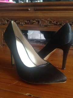 NOVO High heels