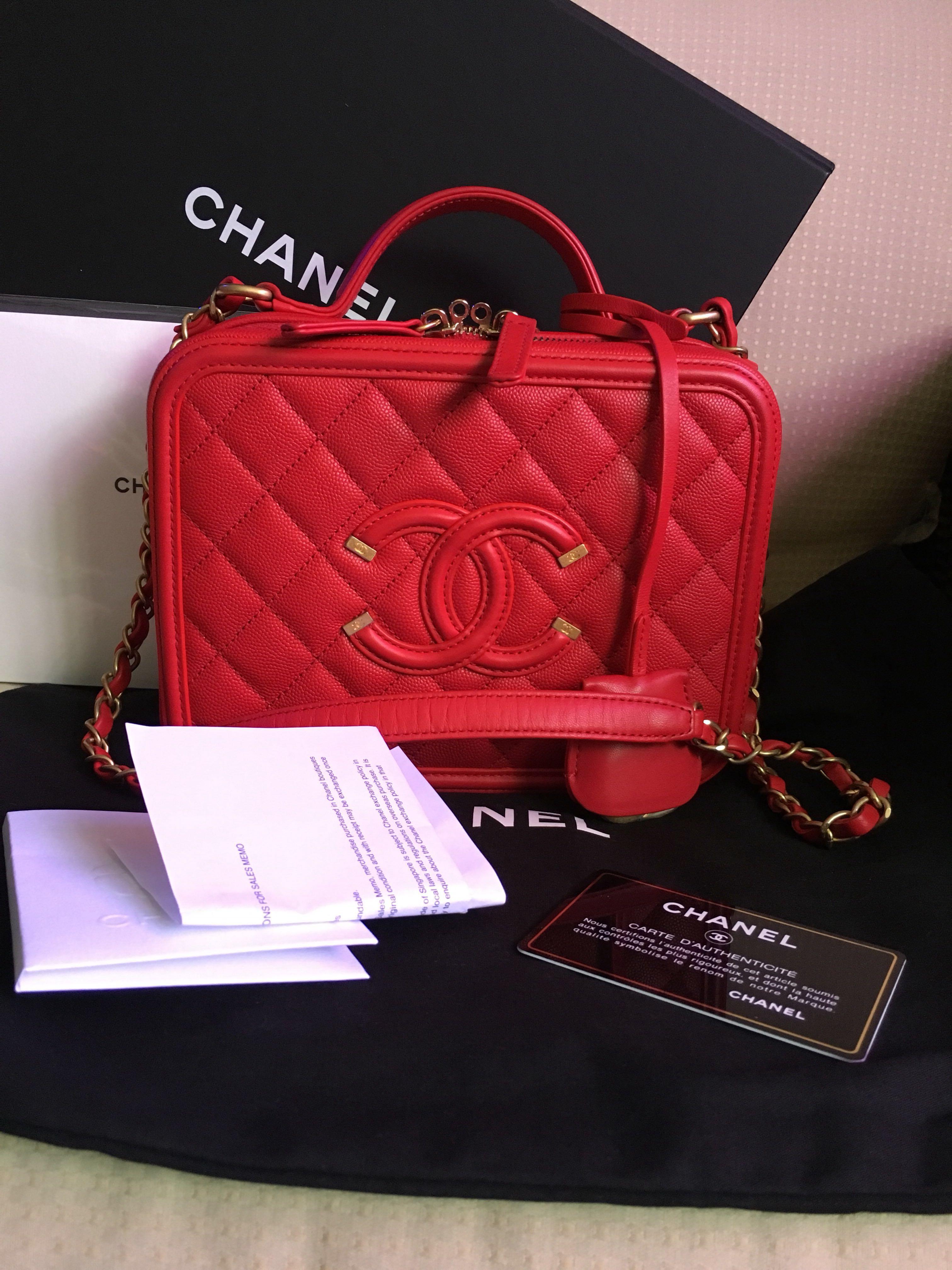 Bag Swap - What fits in the Nano Nice & Chanel Small Vanity Box