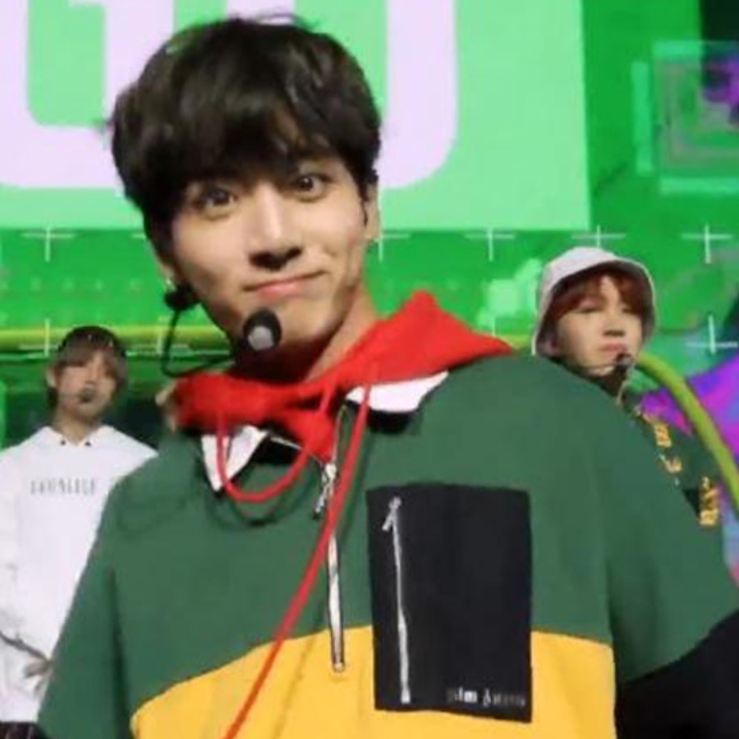 jungkook hoodie gogo