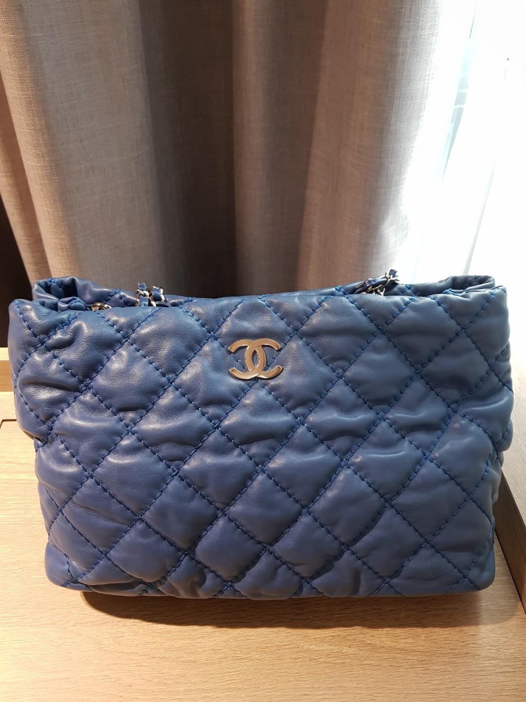 chanel blue tote bag