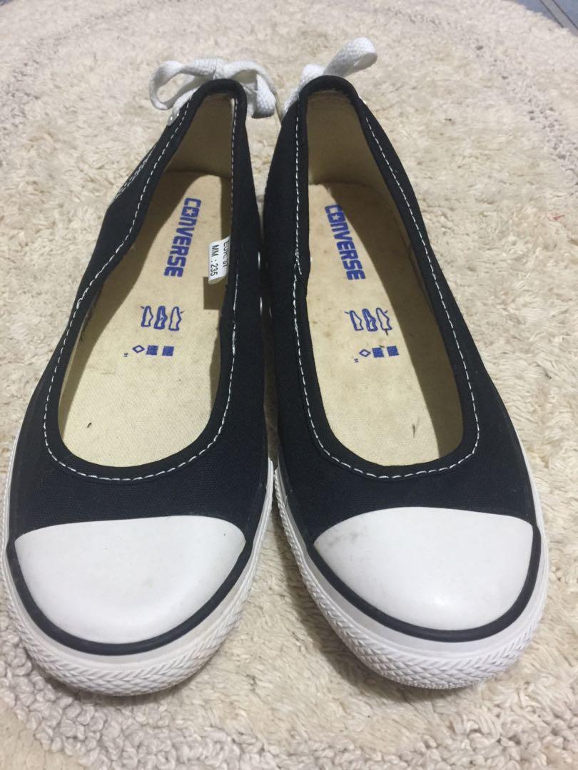 Converse Dainty ballerina flat shoes Women's Footwear, on Carousell