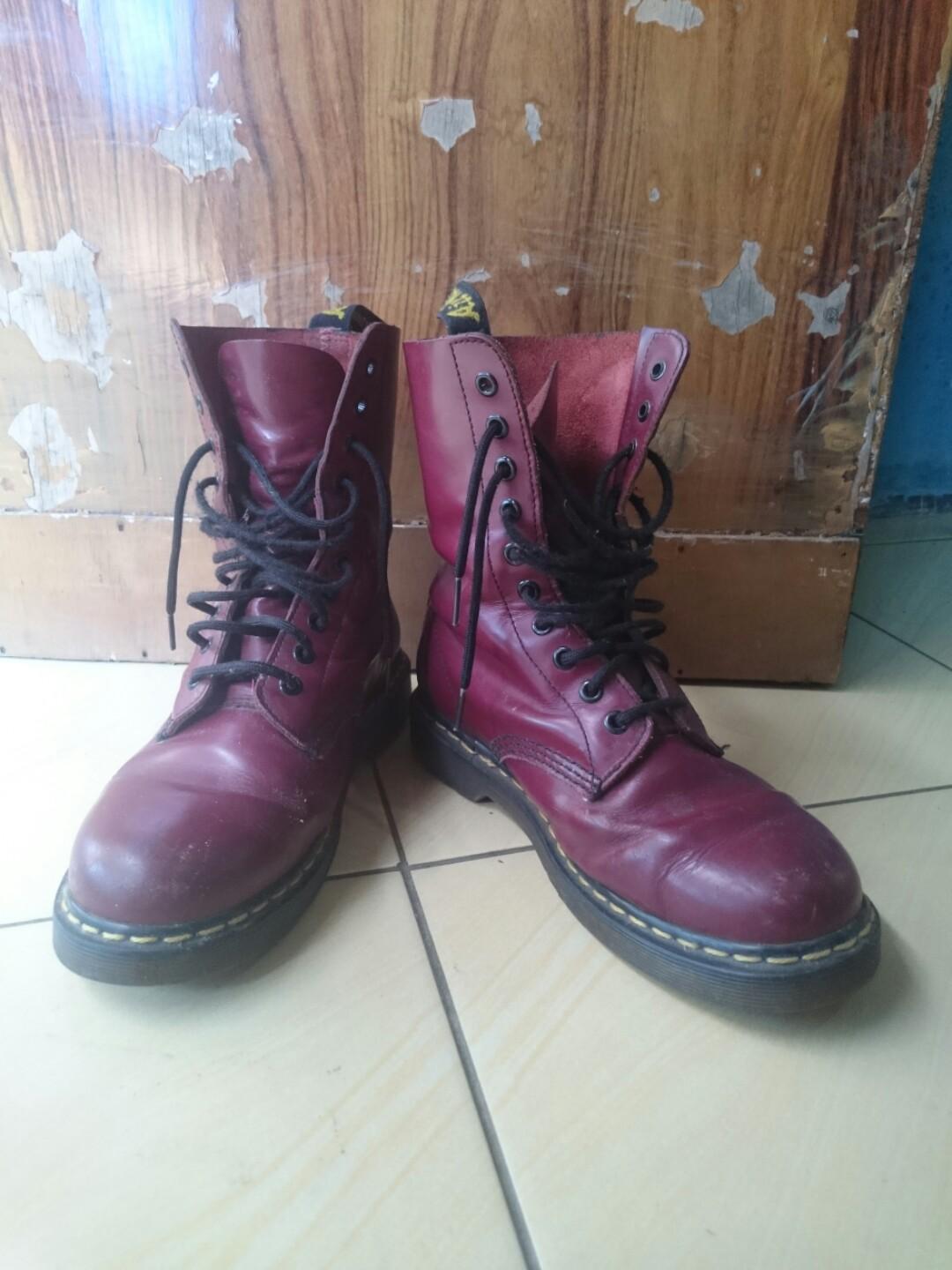 dr martens 1490 cherry